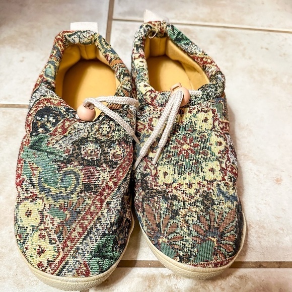 Urban Outfitters‎ Jacquard Tapestry Slipper Shoe Size Large - Picture 1 of 3
